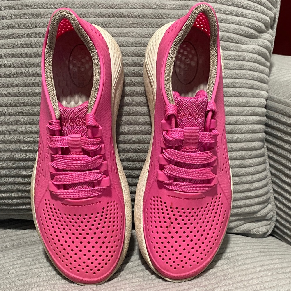 C R O C ‘ S Lite Ride Pink Pacer Sneakers